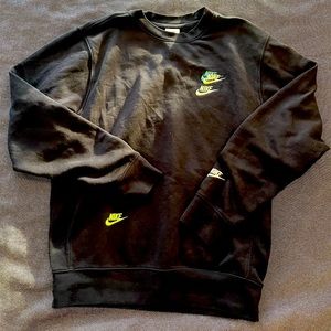 Nike sweatshirt embroidered logo mania